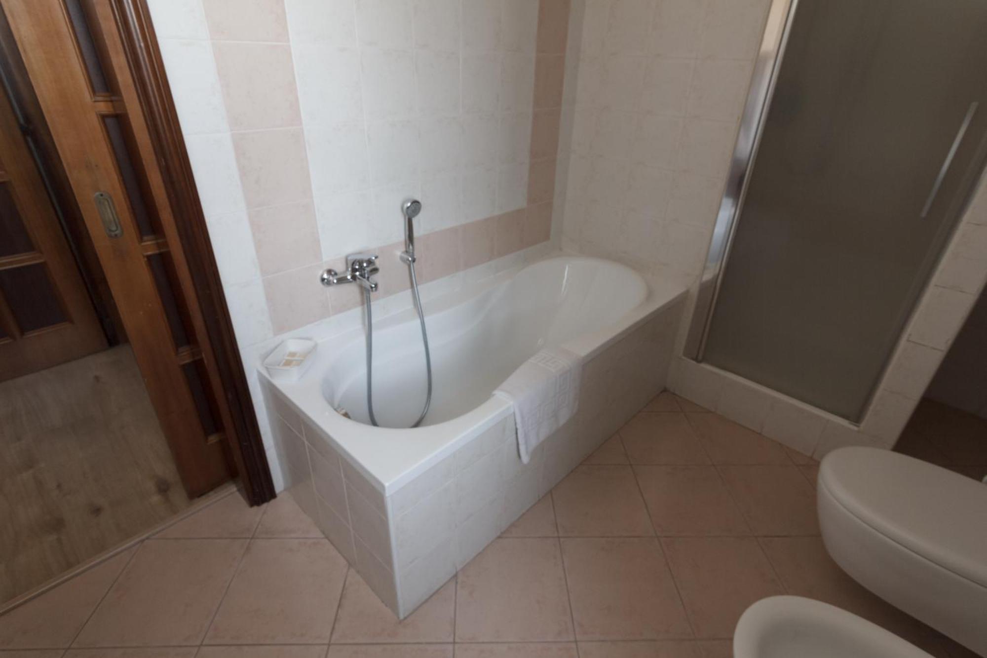 Villa Lina Bed&Breakfast Tarento Exterior foto
